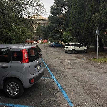 Appartamento In Centro Zona Fiera,Davanti Al Galliera ジェノヴァ エクステリア 写真