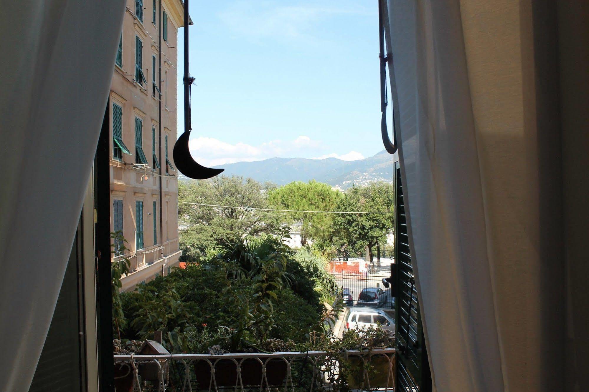 Appartamento In Centro Zona Fiera,Davanti Al Galliera ジェノヴァ エクステリア 写真
