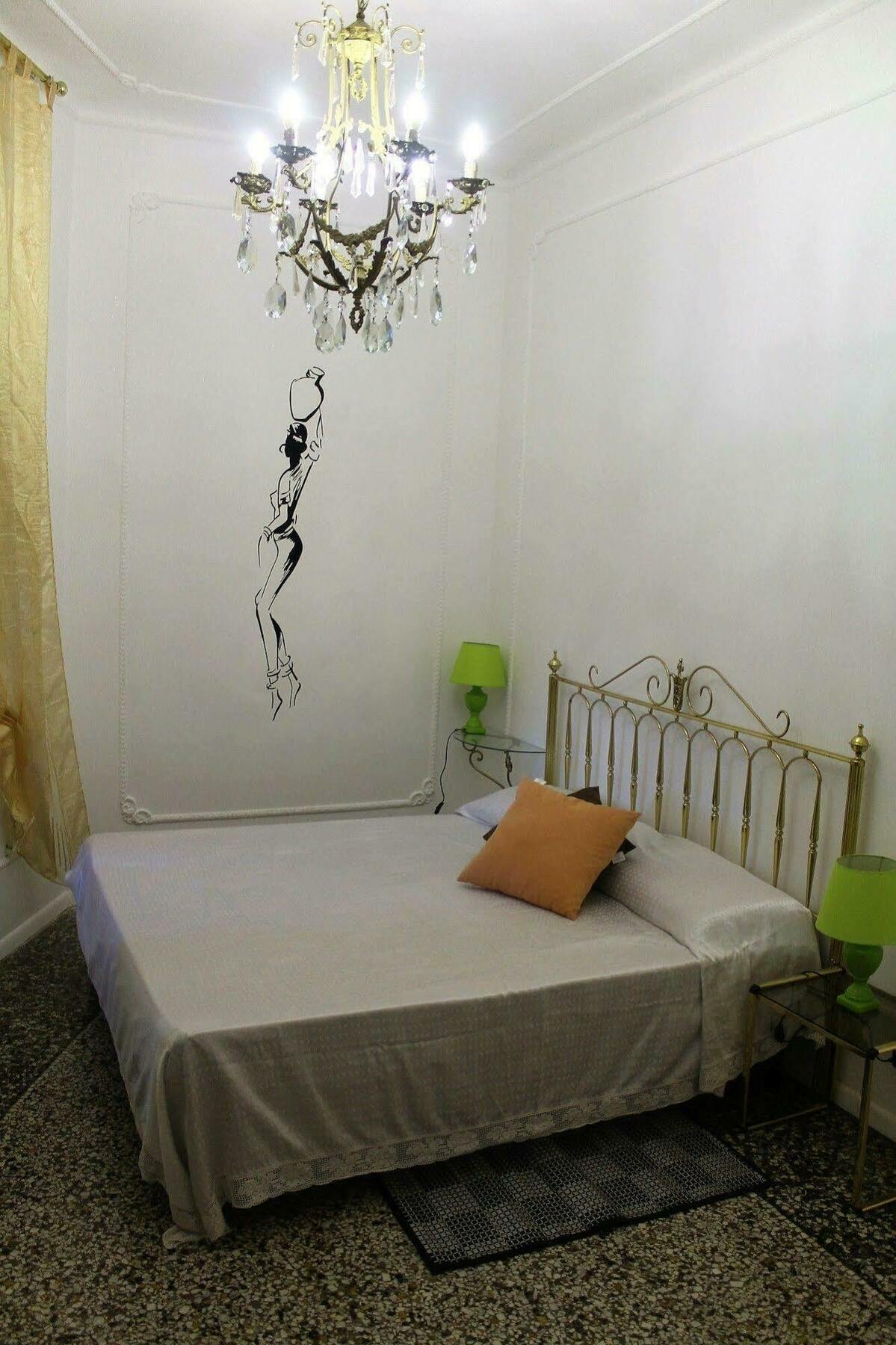 Appartamento In Centro Zona Fiera,Davanti Al Galliera ジェノヴァ エクステリア 写真