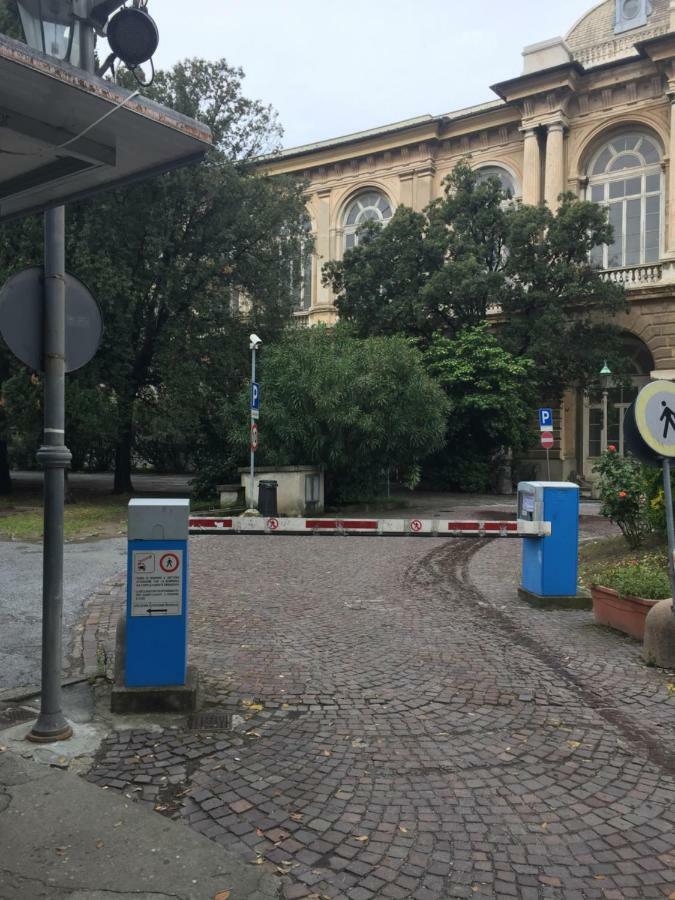 Appartamento In Centro Zona Fiera,Davanti Al Galliera ジェノヴァ エクステリア 写真